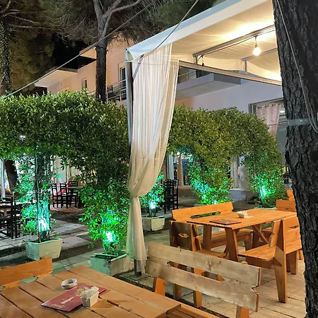 Hotel Bar Restaurant Mani