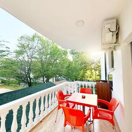 Bar Restaurant Mani فندق Velipojë
